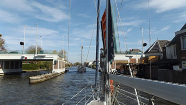 b32